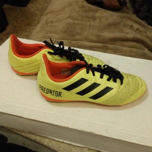 Adidas Predator Unisex 4.5 (Women's 5.5) Molded Cleats Adidas Cleats