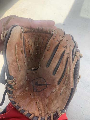 Black Nike Right Handed Infield Baseball Glove 11"