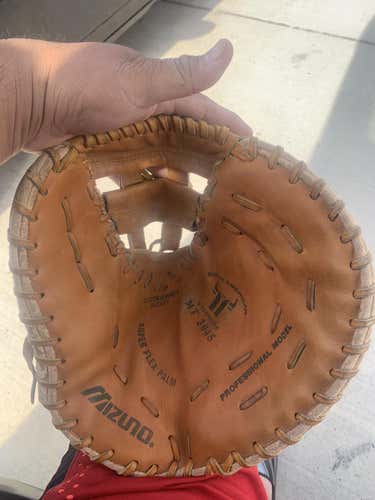 Mizuno Right Handed First Base Professional model Baseball Glove 12"