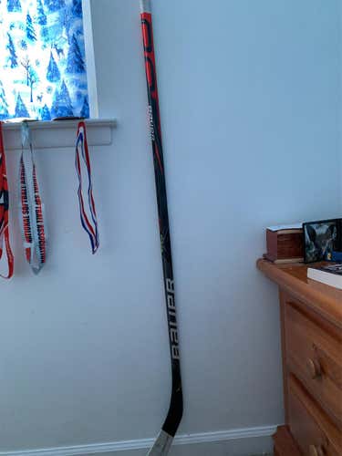 Intermediate Right Handed Vapor FlyLite Mid Pro Stock Hockey Stick