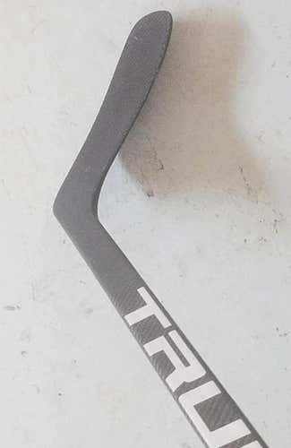 True MC Curve (P88) A6.0 68 Flex Grip Right Handed Hockey Stick