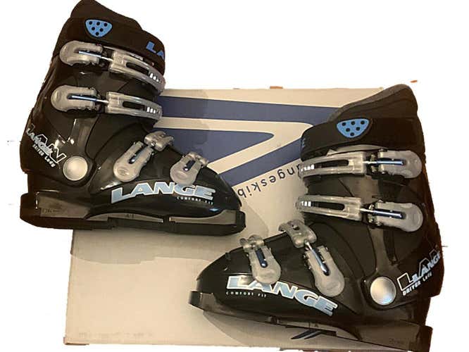 NEW  women's Ski boots size mondo 24 , US 7 women Lange Driver lady NEW