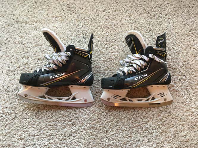 Senior CCM Tacks 9070 Hockey Skates D (Regular) Size 7.5