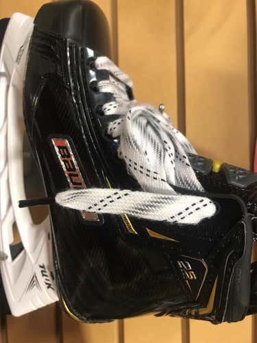 Junior Bauer Supreme 2S Pro D&R (Regular)  Size 3.5 Hockey Skates