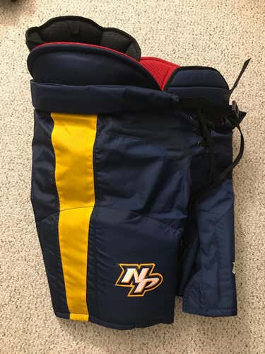 Nashville Predators Senior Large CCM hp UCLX Pro Stock Hockey Pants No wear