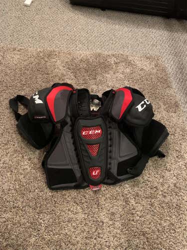 Senior Medium CCM U+ Shoulder Pads