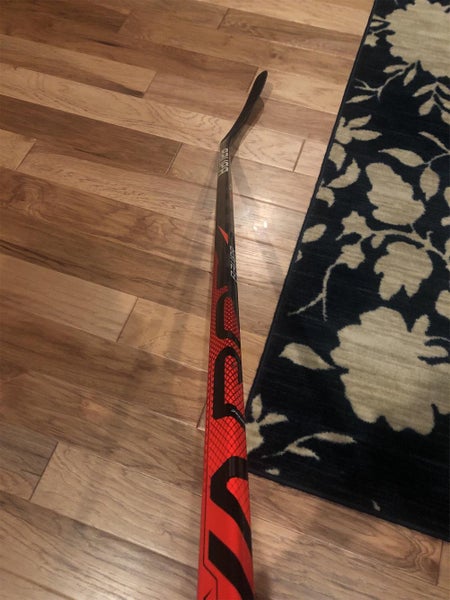 New Right Handed Vapor FlyLite Hockey Stick 65 Flex
