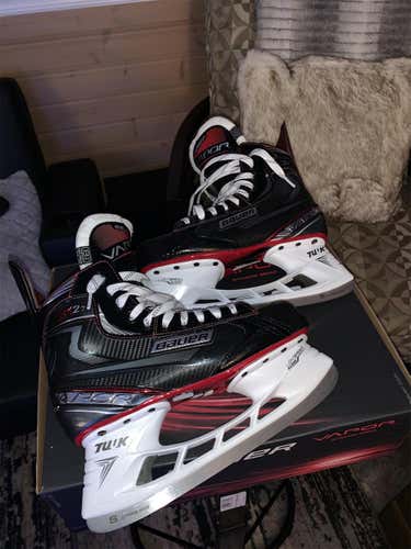 Senior Bauer Vapor X2.7 D&R (Regular)  Size 8.5 Hockey Skates