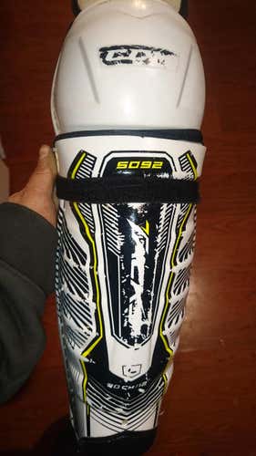 Junior CCM Tacks 5092 Shin Pads