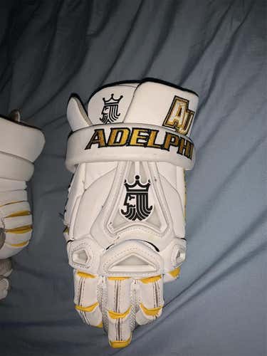 Adelphi Team Issued Brine King V 13" Lacrosse Gloves