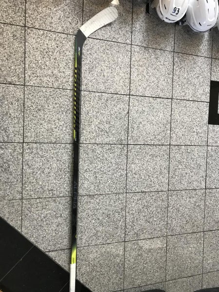 USED Warrior Alpha DX Pro Stock Hockey Stick Right 85 Flex Colorado Avalanche O’Conner