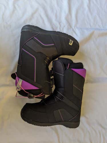 New 6.0 (Women's 7.0) Nidecker Maya boa Snowboard Boots