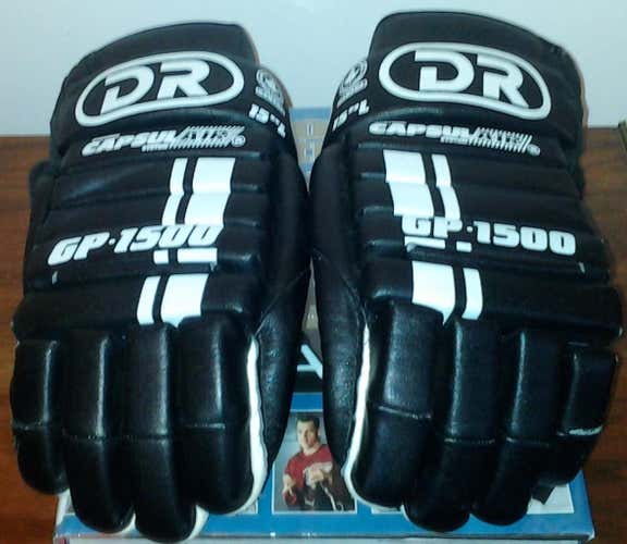 DR Vintage Hockey Gloves