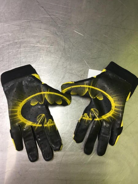 Used Under Armour Batman Sm Receiver Football Gloves