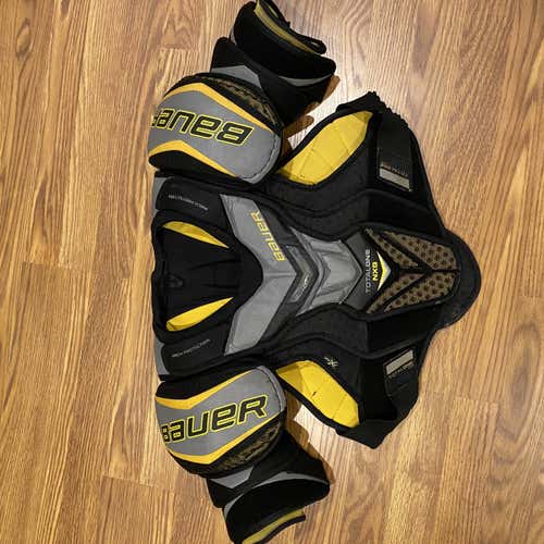 Senior Large Bauer Supreme TotalOne NXG  Shoulder Pads