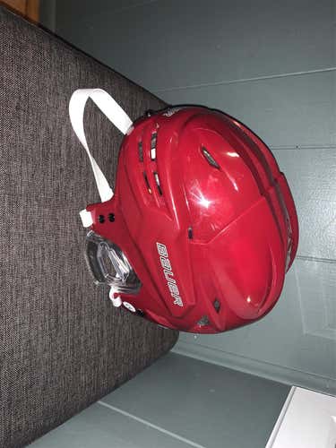 New Small Bauer Re-Akt 95 Helmet