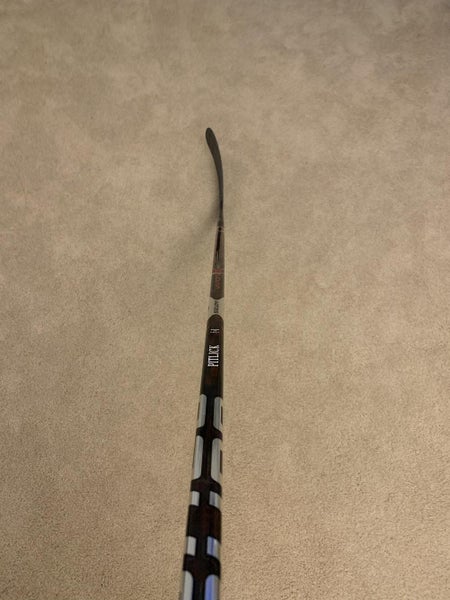 Bauer RH ADV stick dressed as 1X Lite 82 flex