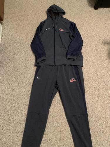 Adult Extra Large Nike Sweatshirt