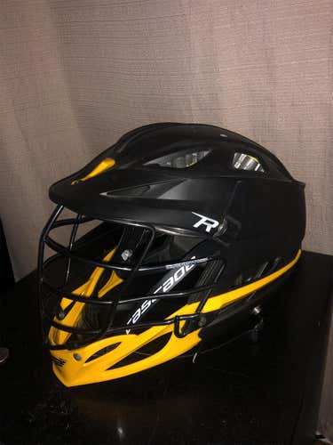 Black Adult Cascade R Helmet