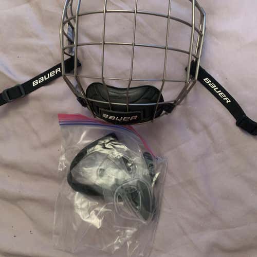 Senior Medium Bauer Full Cage