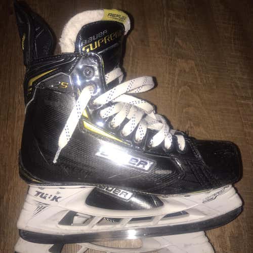 Bauer Supreme 2S Size 7 Hockey Skates
