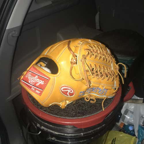 Brown High School/College Pitcher's Player Preferred 11.75" Baseball Glove