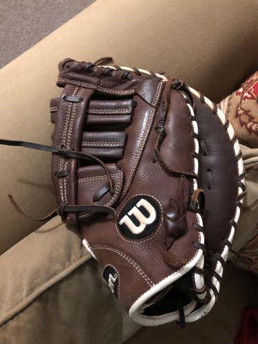 Brown High School/College First Base A900 12.5" Baseball Glove