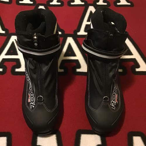 Rossignol Cross Country Ski Boots-Sz 8-Like New!!