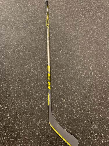 Used Ccm Tacks 35 Flex Pattern 5 Sticks One Piece Junior