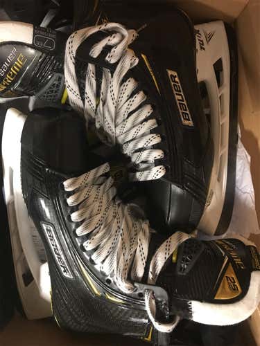 Senior Bauer Supreme 2S Pro EE (Extra Wide)  Size 7 Hockey Skates