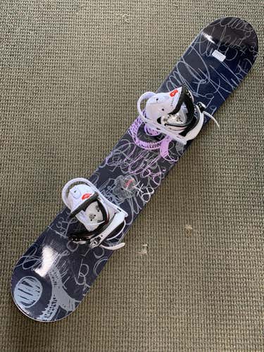 Used Burton Alibi 148 Cm Snowboard Womens Combo
