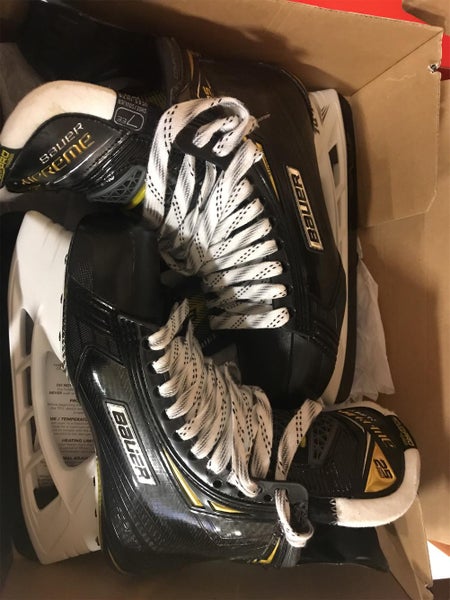 Senior Bauer Supreme 2S Pro EE (Extra Wide) Size 9.5 Hockey Skates