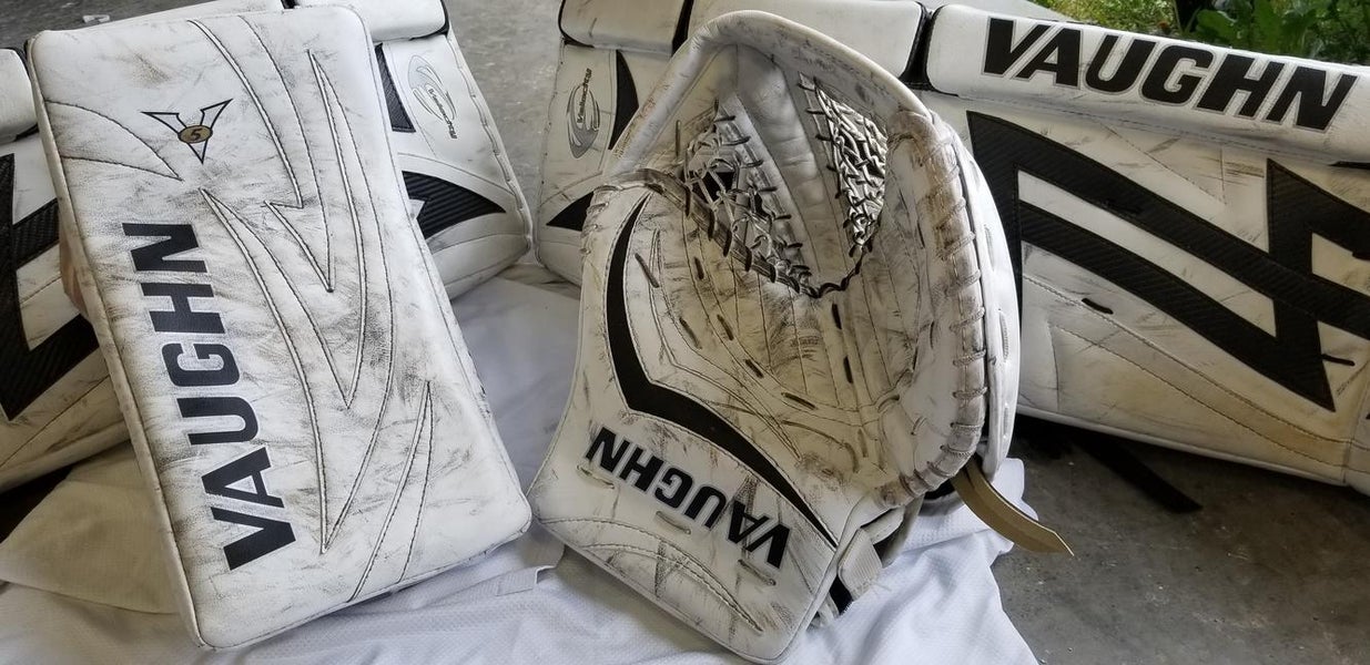 White Senior Vaughn Regular Velocity V7 Pro Carbon Glove and V5 Retail Blocker Stock