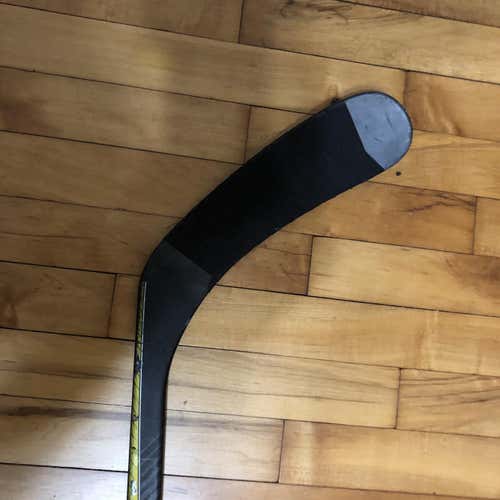 Senior Super Tacks 2.0 Hockey Stick Heel Pro Stock