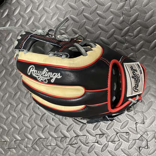Black  Infield Heart of the Hide 11.5" Baseball Glove