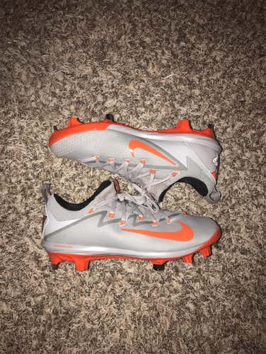OKLAHOMA STATE ISSUED CLEATS SIZE 10.5