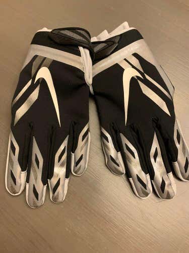 Nike NFL Vapor Shield Cold Weather Receiver Football Gloves  Black Silver Size M