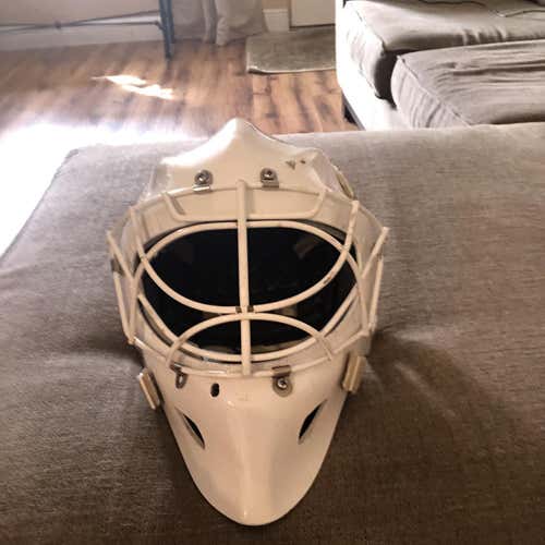 White Senior Wall W4  Goalie Mask