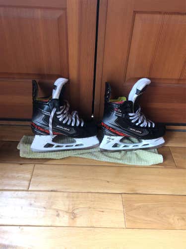 Senior Bauer D&R (Regular) Size 8.5 Hockey Skates