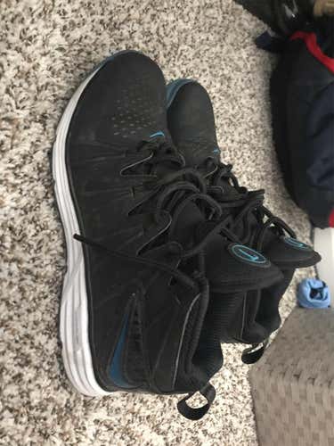 Like New Nike lacrosse Turf Cleats size 9