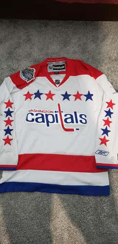 2011 Winter Classic Washington Capitals jersey, medium