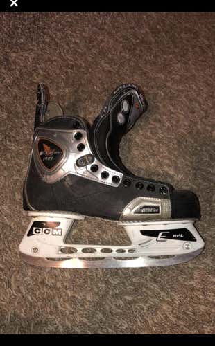 Senior CCM D&R (Regular) Size 7 Hockey Skates