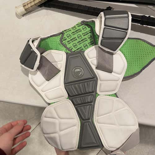 Medium Maverik Max Speed Shoulder Pads