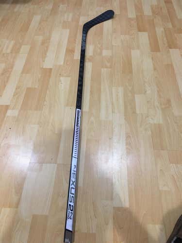 Senior Right Handed Nexus 2N Pro Hockey Stick, P92 Grip 77 Flex R