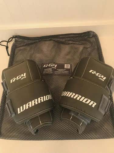 Warrior RG4 Junior (large) knee guards