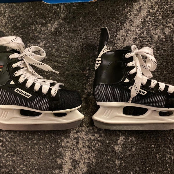 Youth Bauer Supreme 3000 D&R (Regular) Size 13 Hockey Skates