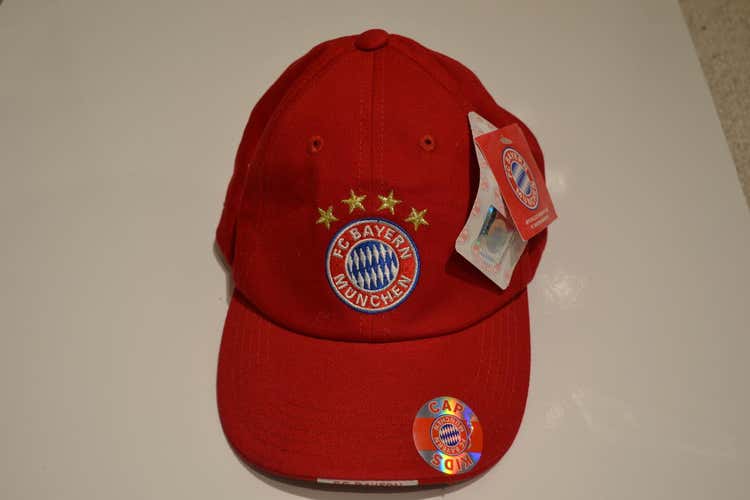 New with tags authentic adidas youth Bayern Munich hat