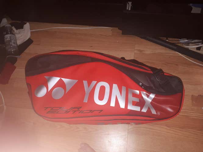 Yonex Pro Series Flame Red 9 Pack Bag Tour Edition