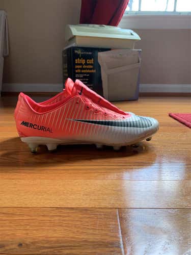 Nike Mercurial Vapor 11 Cleats Sz 9.5