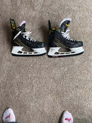 Senior CCM Super Tacks D&R (Regular) Pro Stock Size 8.5 Hockey Skates